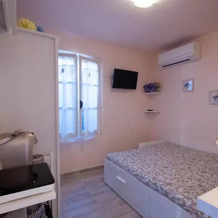 Con Dependance Prunini Apartamento